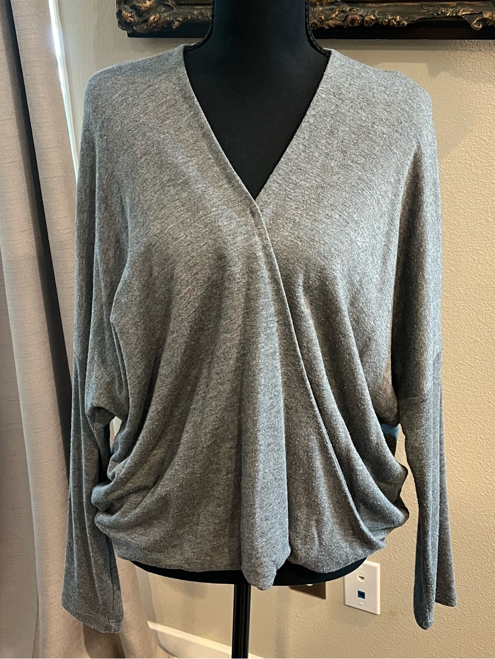 Karen Kane Heather Gray Long Sleeve Draped Surplice V-Neck Top
